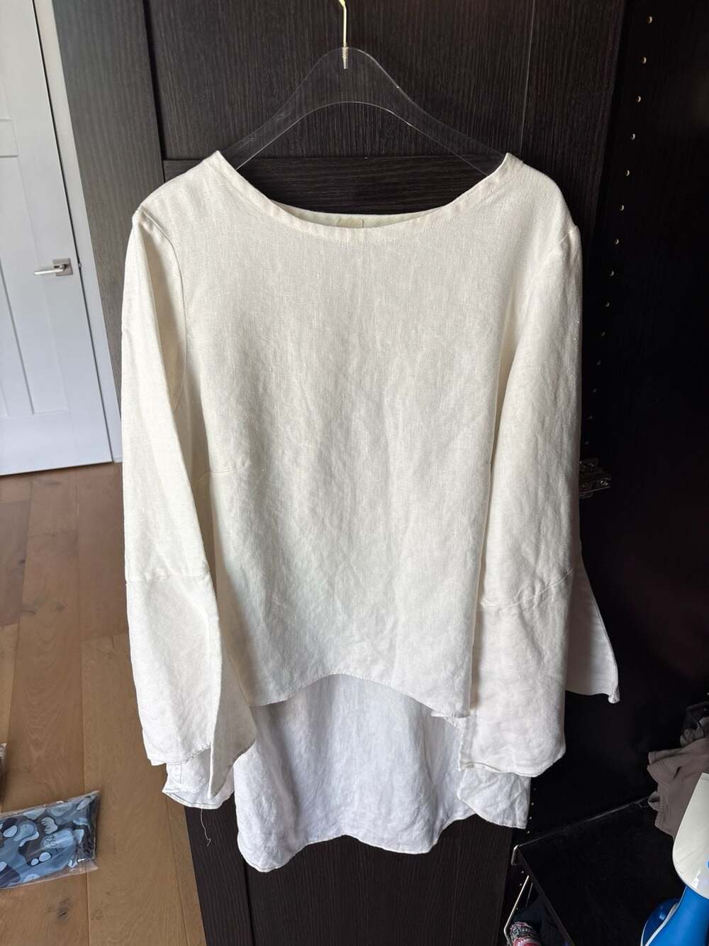 ESQUE White Linen Bell Sleeve High-Low Top